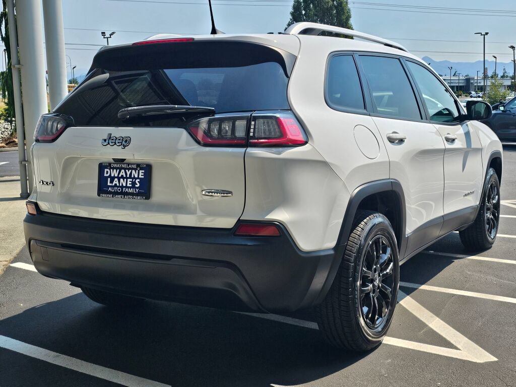 Used 2020 Jeep Cherokee Latitude AWD/4WD image 5