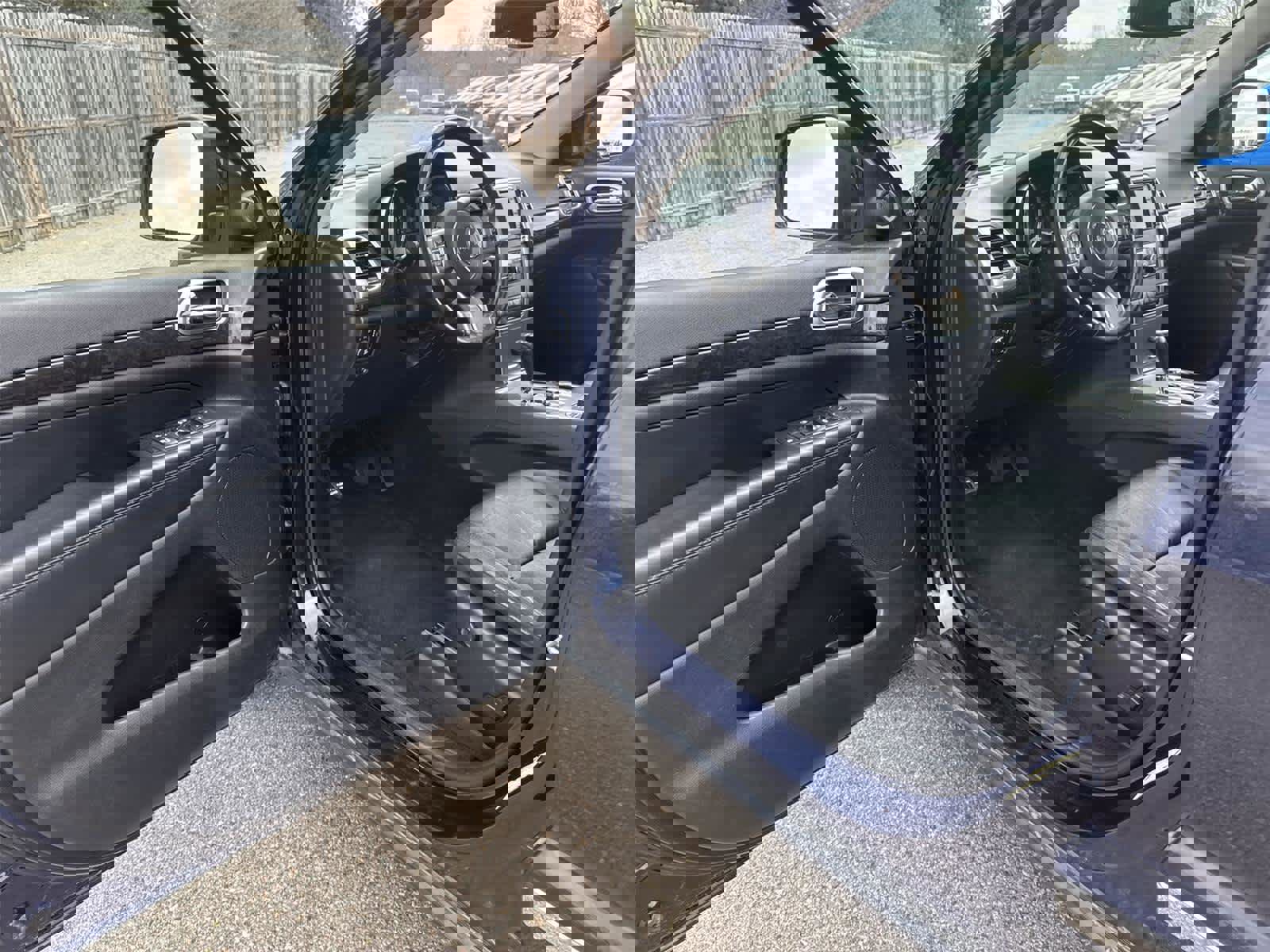 Used 2013 Jeep Grand Cherokee Laredo image 2