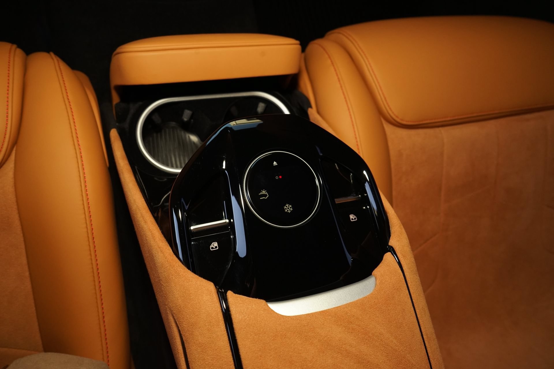 Used 2025 Ferrari Purosangue AWD/4WD image 19