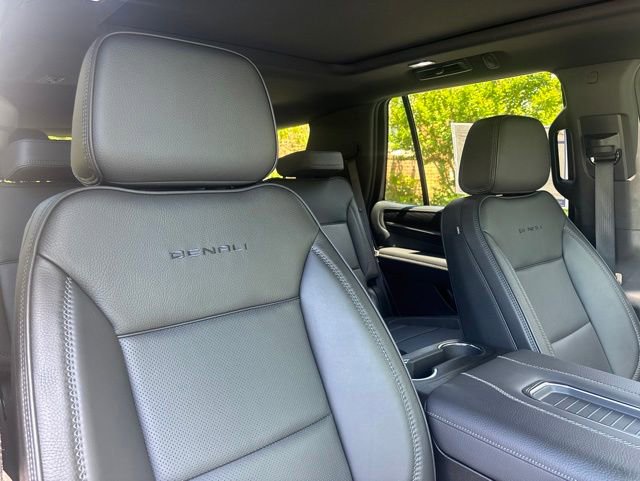 Used 2024 GMC Yukon Denali AWD/4WD image 15