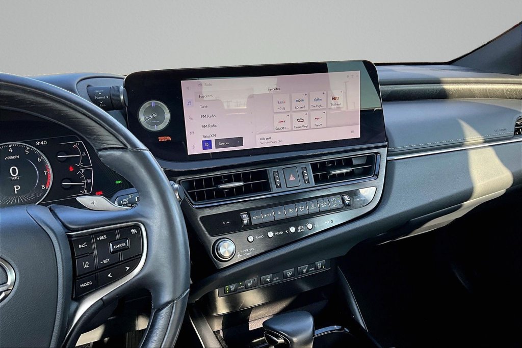 Used 2024 Lexus ES 350 w/ Technology Package FWD image 6