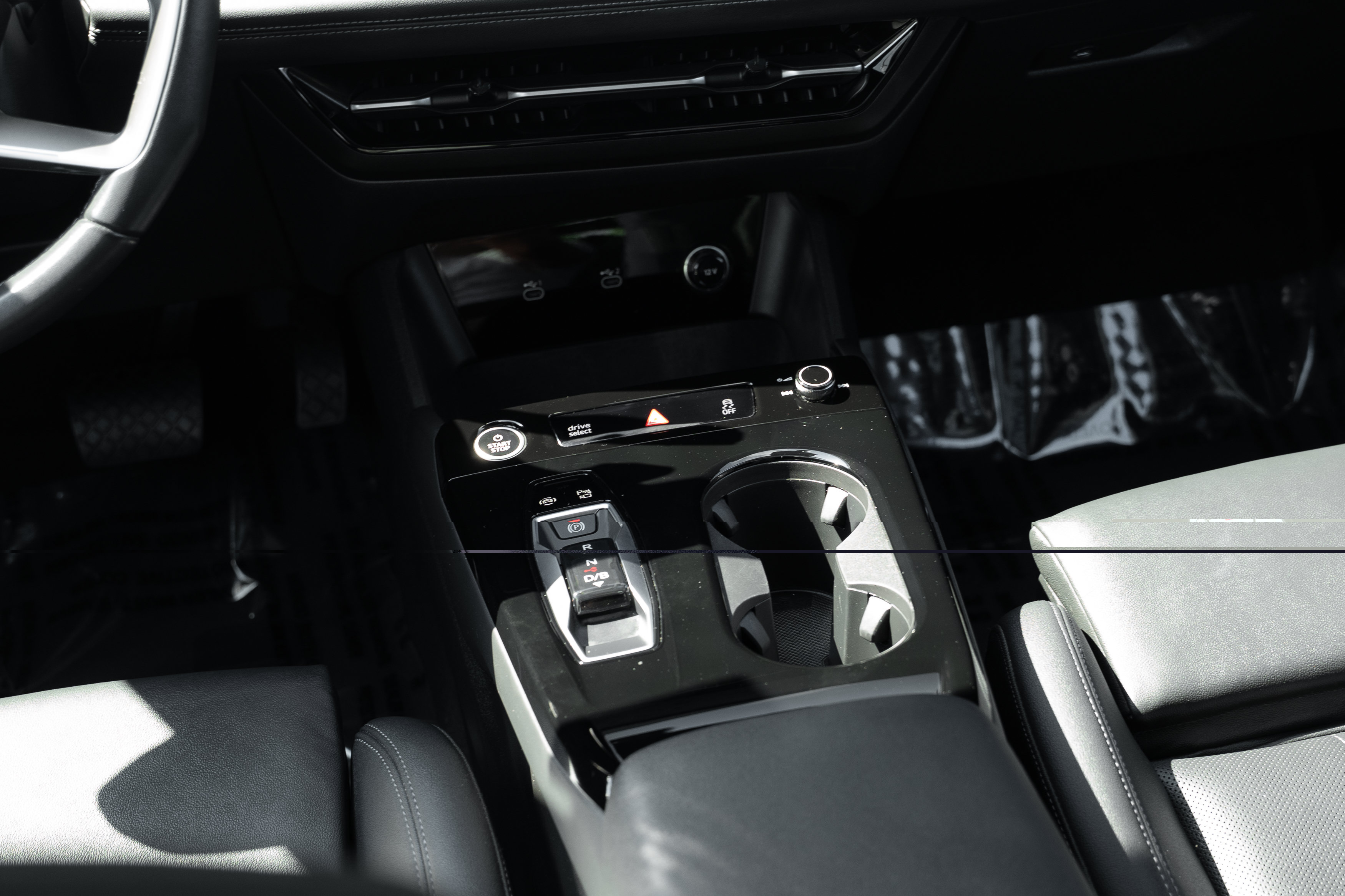 Certified 2025 Audi Q6 e-tron Premium Plus w/ Premium Plus AWD/4WD image 12