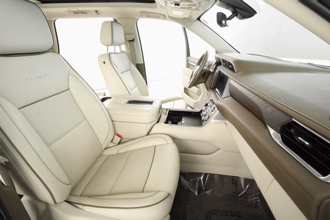 Used 2021 GMC Yukon Denali w/ Denali Premium Package image 15