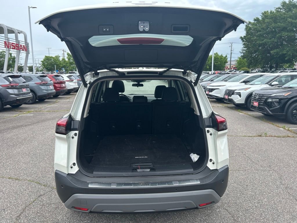 Used 2023 Nissan Rogue SV w/ SV Premium B Package FWD image 24