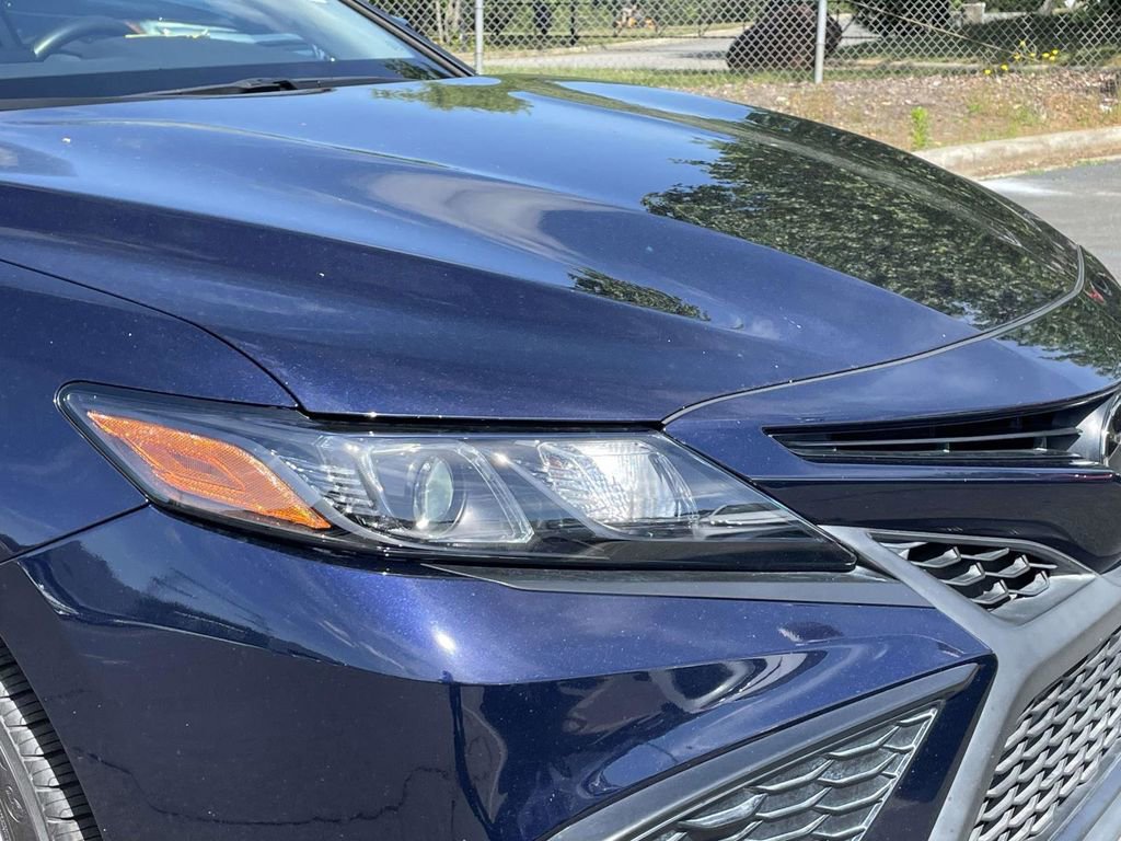 Used 2022 Toyota Camry SE w/ Convenience Package FWD image 3