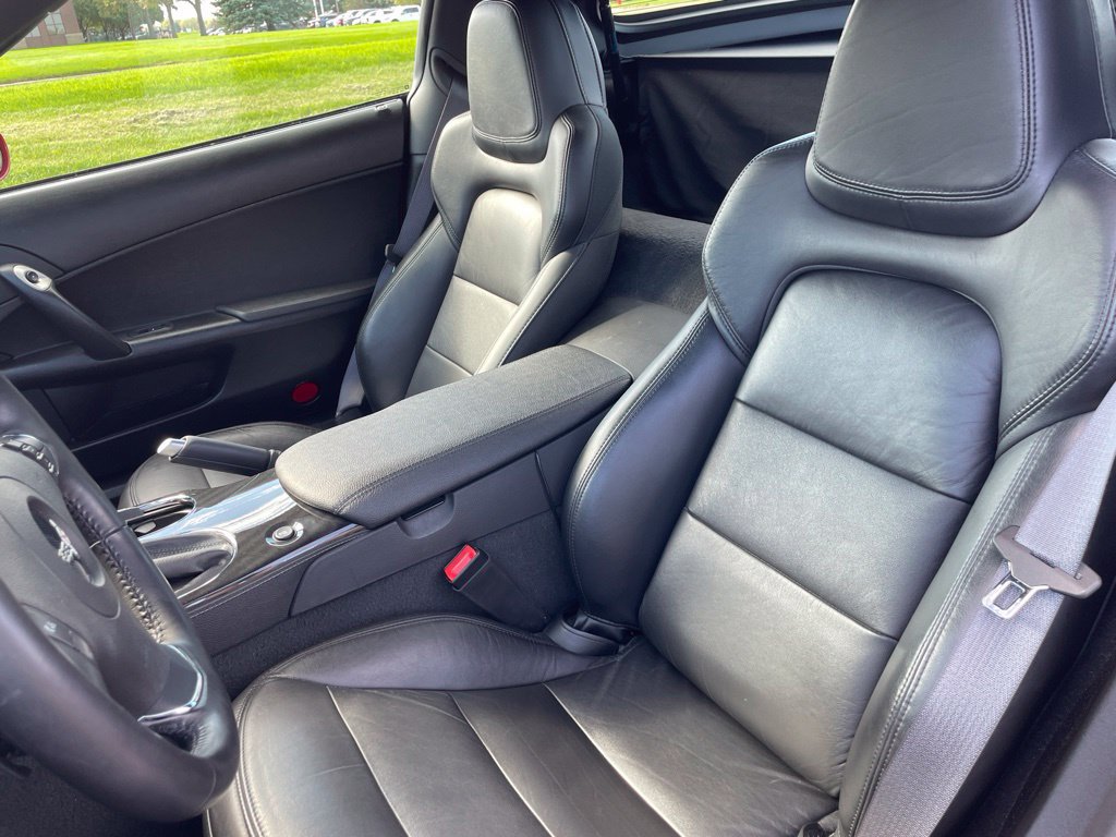 Used 2013 Chevrolet Corvette Coupe w/ 2LT Preferred Equipment Group RWD image 11
