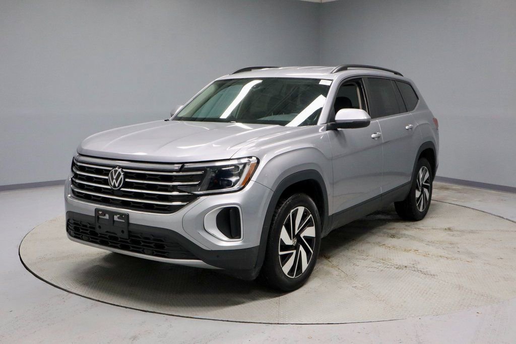 Used 2025 Volkswagen Atlas SE image 7