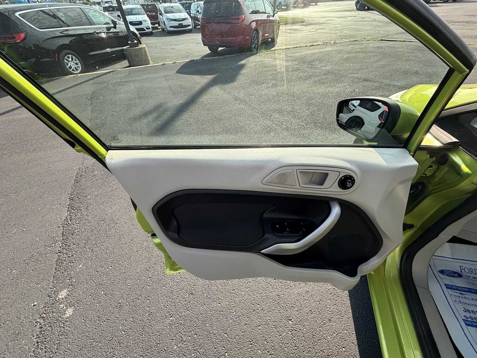 Used 2012 Ford Fiesta SE image 16