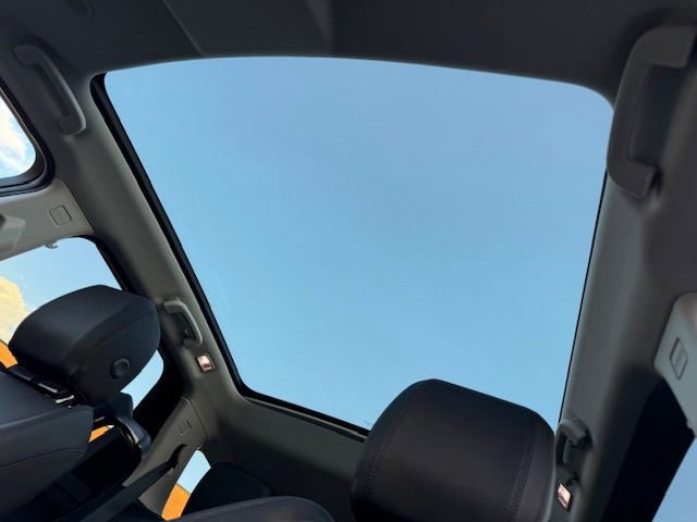 New 2025 Land Rover Discovery Sport S image 35