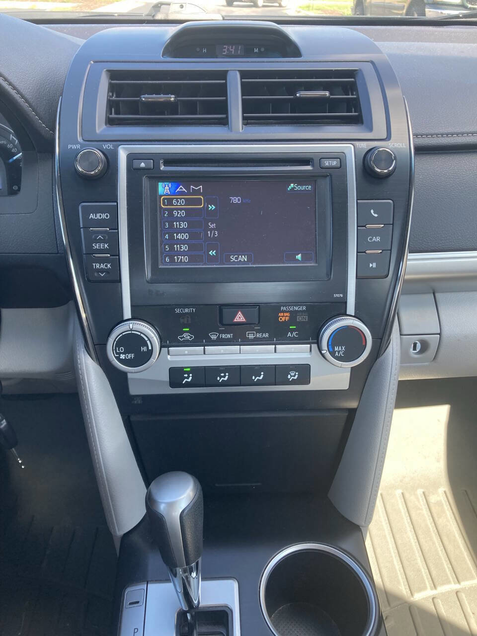 Used 2013 Toyota Camry LE image 13