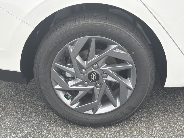 New 2026 Hyundai Elantra Hybrid FWD image 19