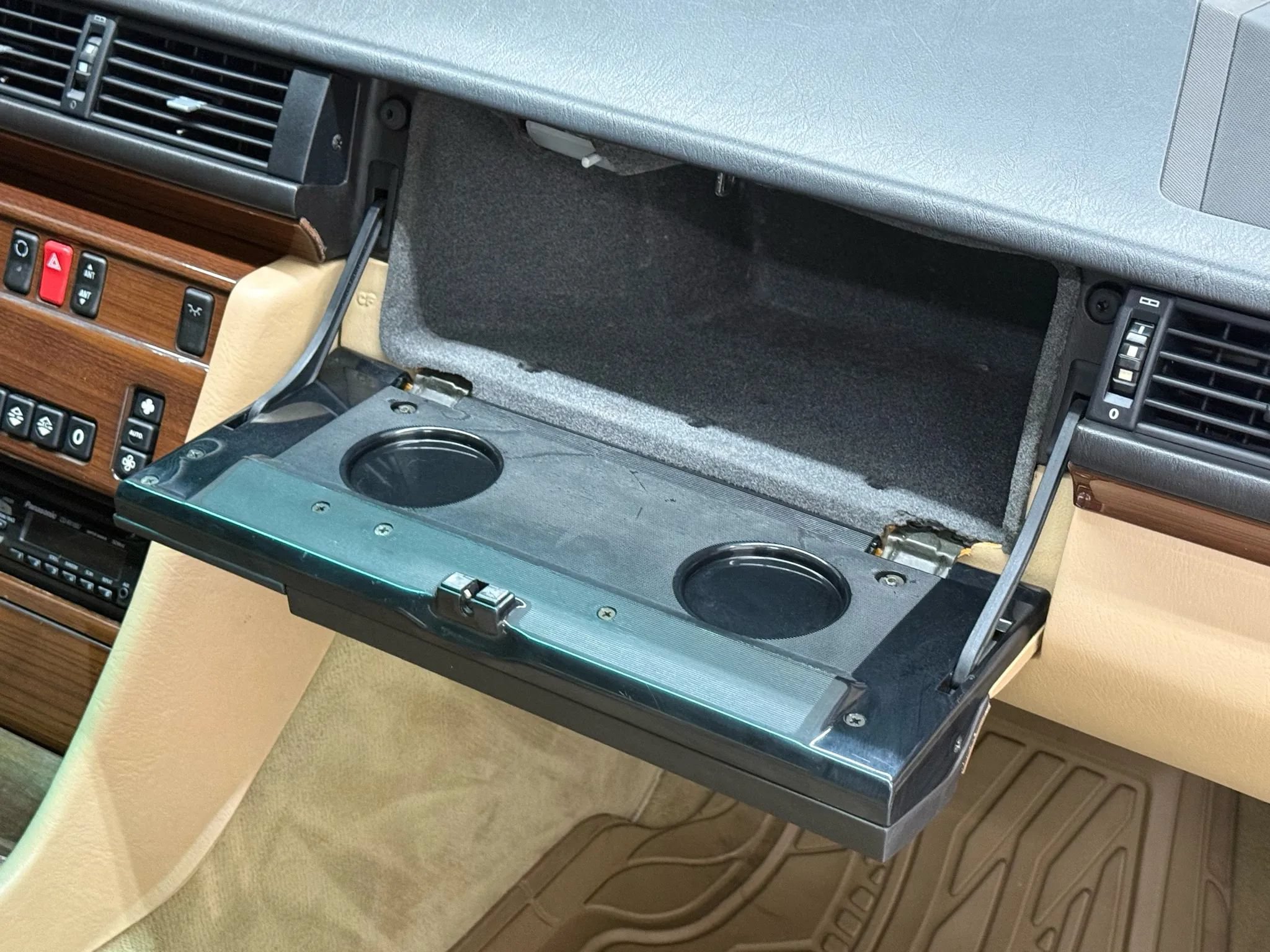 Used 1990 Mercedes-Benz 300 E 3.0 image 73