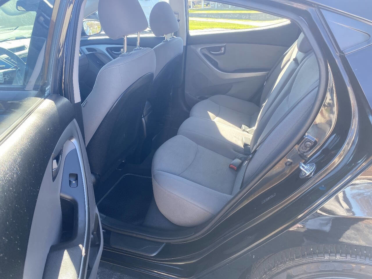 Used 2016 Hyundai Elantra SE FWD image 9