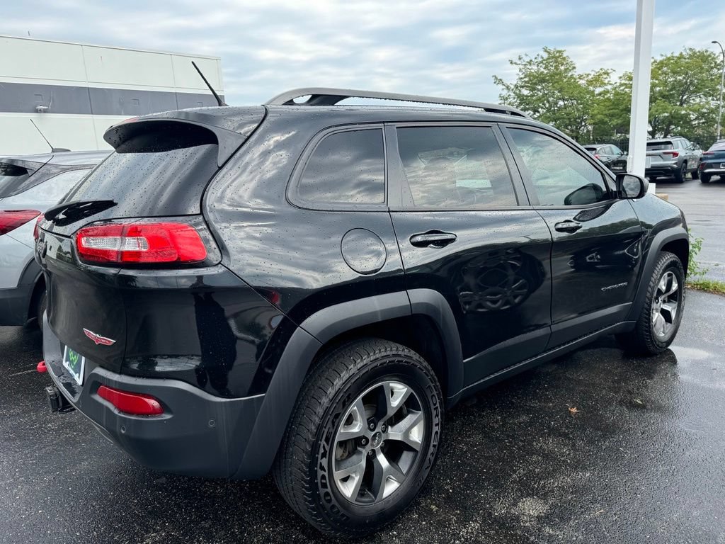 Used 2015 Jeep Cherokee Trailhawk w/ Comfort/Convenience Group AWD/4WD image 3