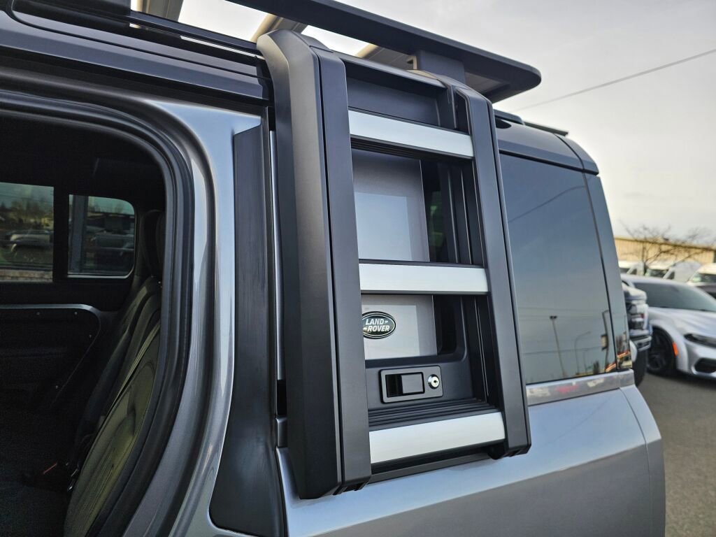 Used 2024 Land Rover Defender 110 X image 12