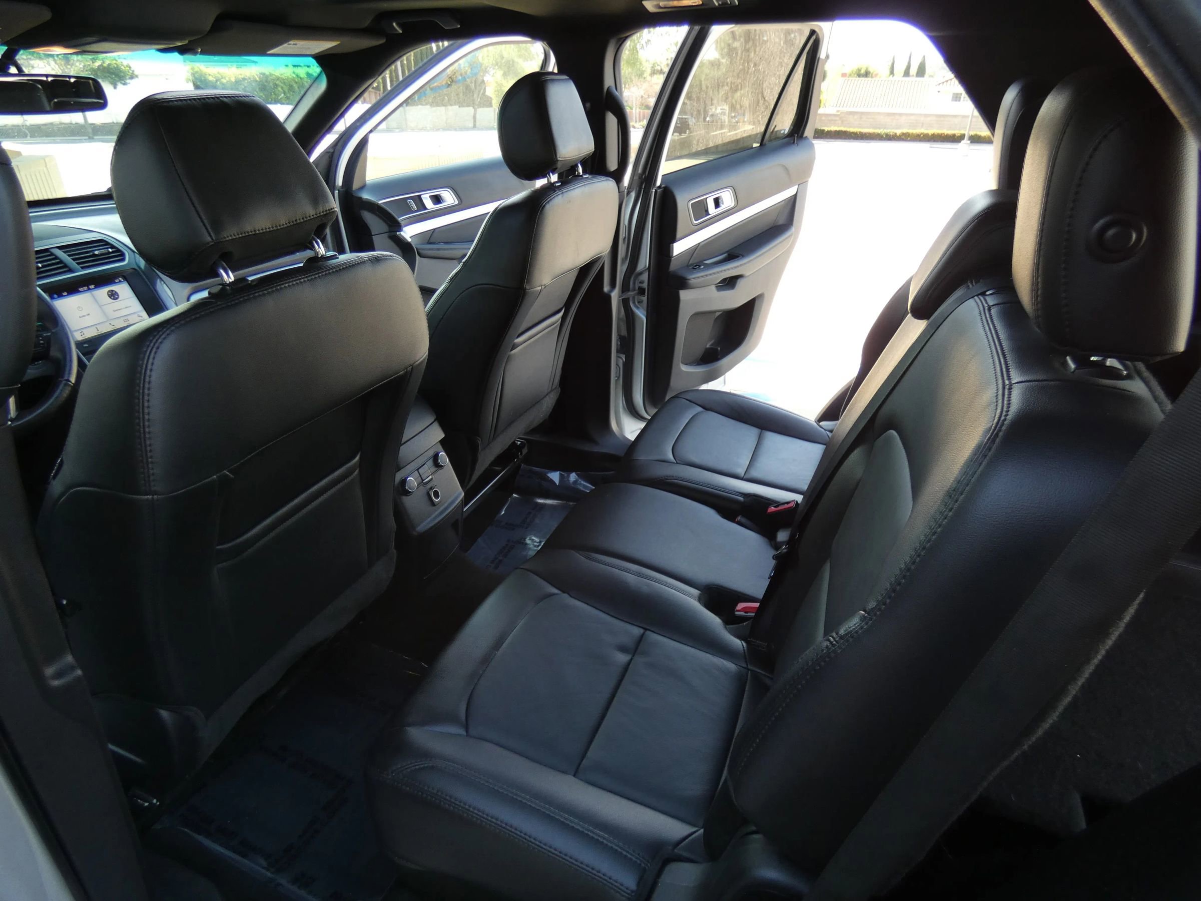 Used 2017 Ford Explorer XLT w/ Equipment Group 202A image 38