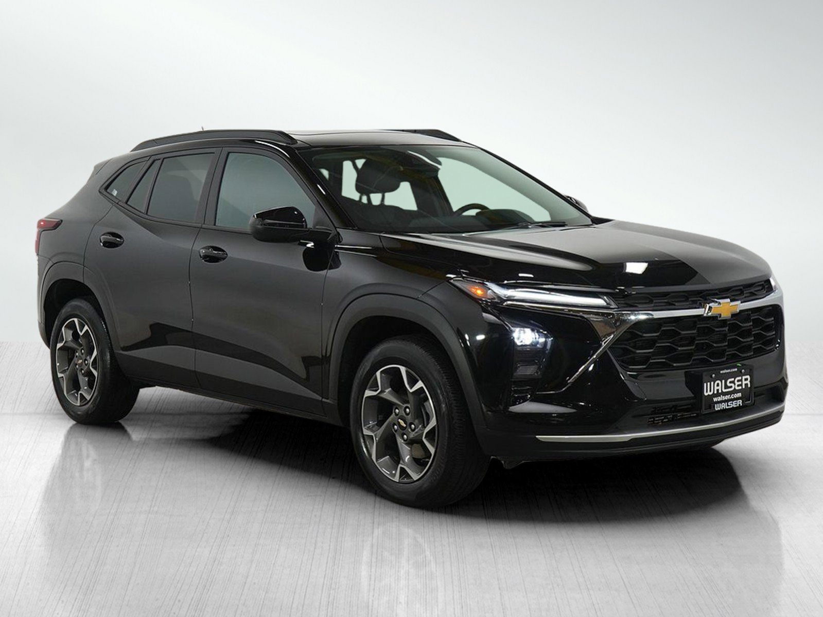 Used 2024 Chevrolet Trax LT w/ Sunroof Package image 7