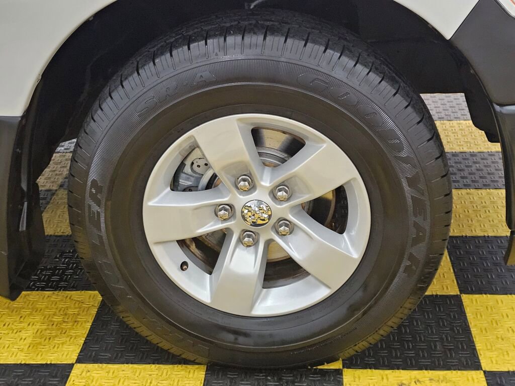 Used 2012 RAM 1500 ST RWD image 9
