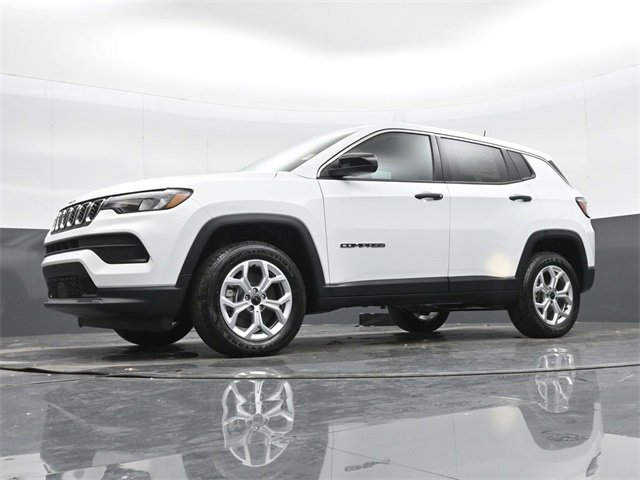 Used 2025 Jeep Compass Sport image 42