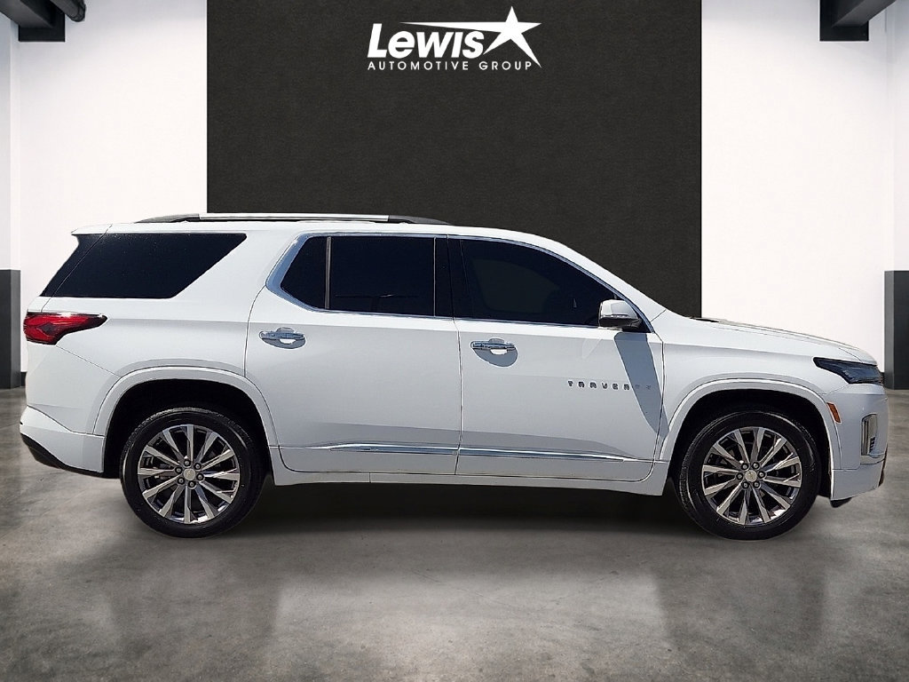 Used 2023 Chevrolet Traverse Premier FWD image 5