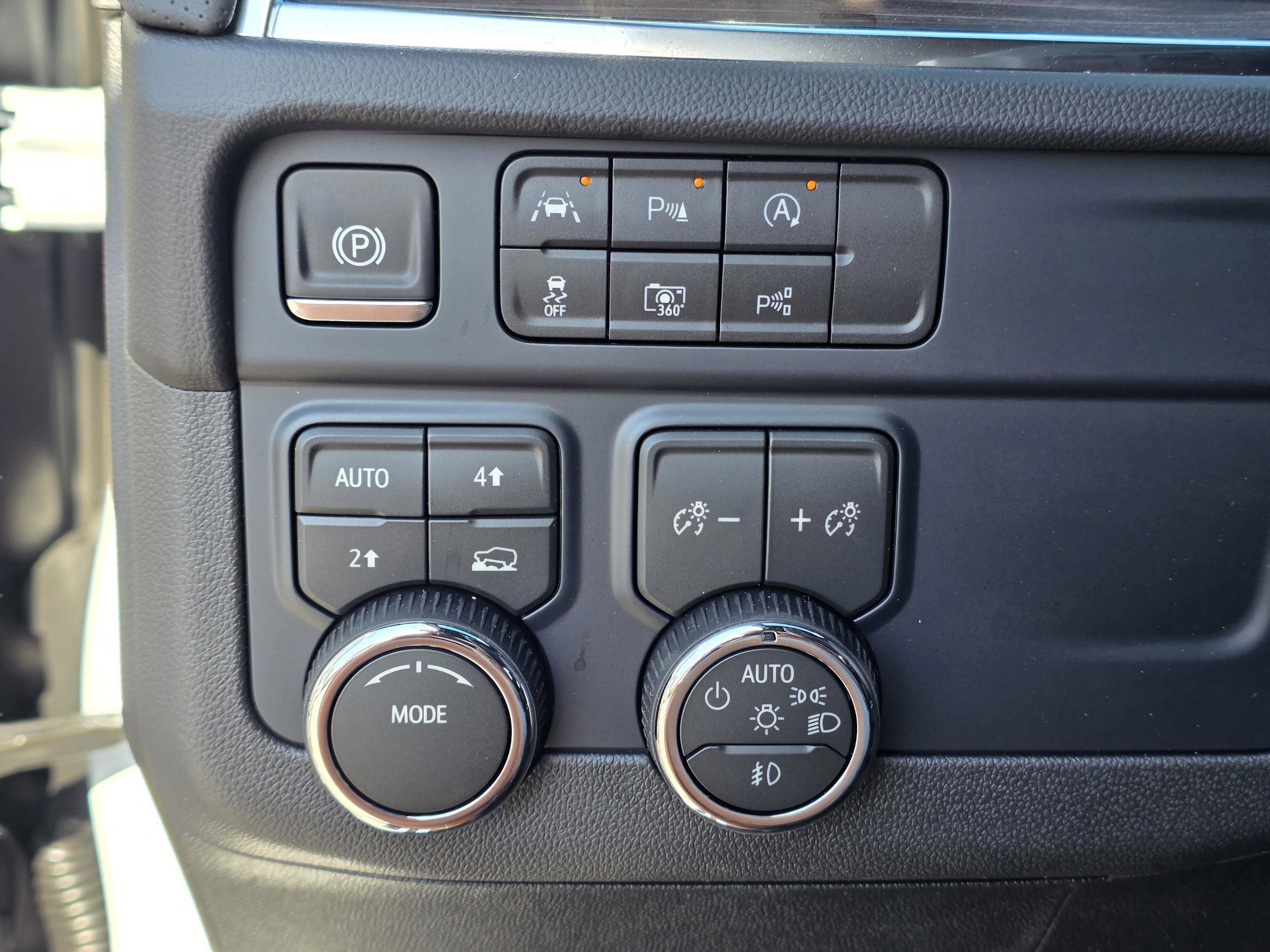 New 2026 Chevrolet Suburban Premier image 35