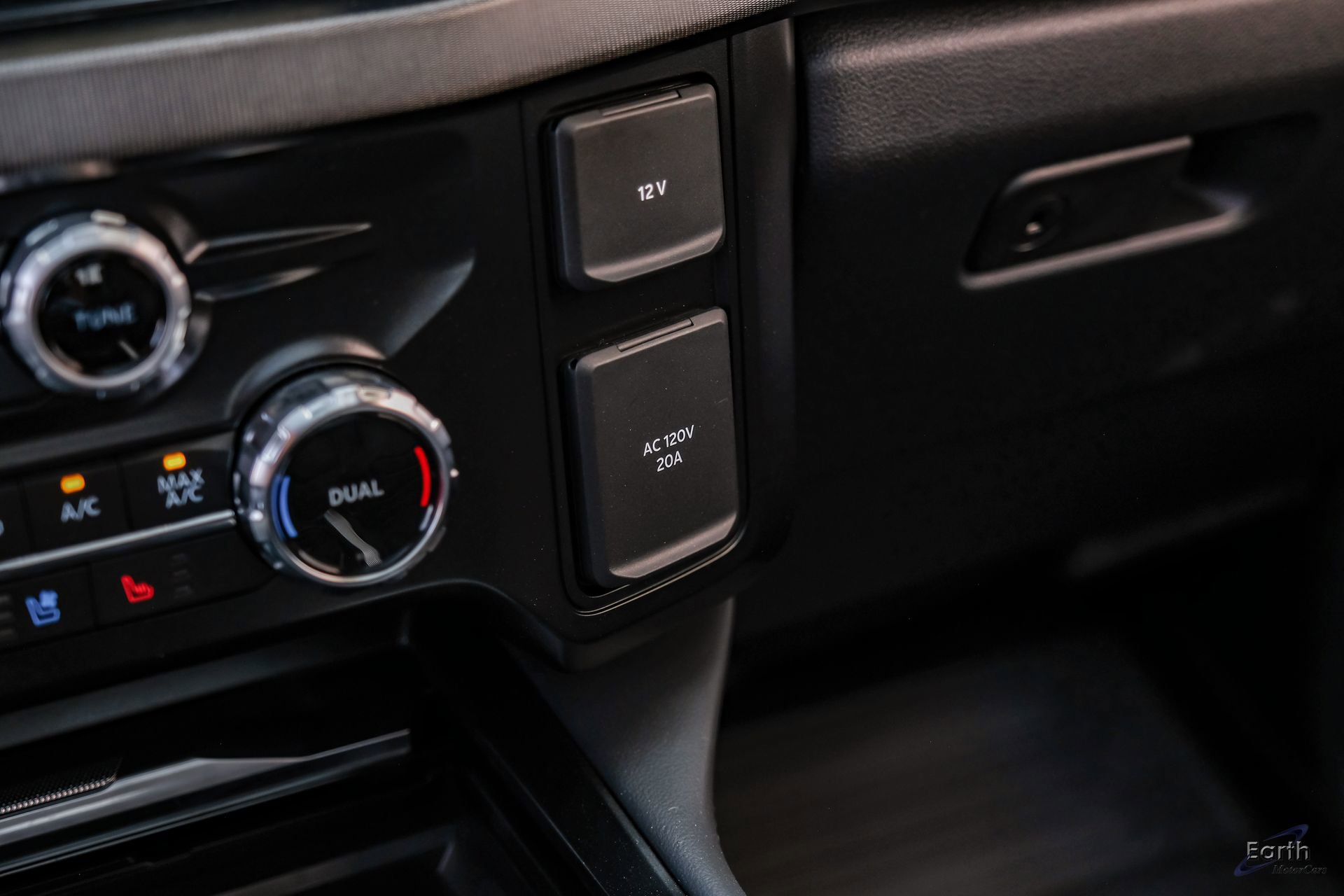 Used 2026 Ford F450 Platinum w/ FX4 Off-Road Package image 79