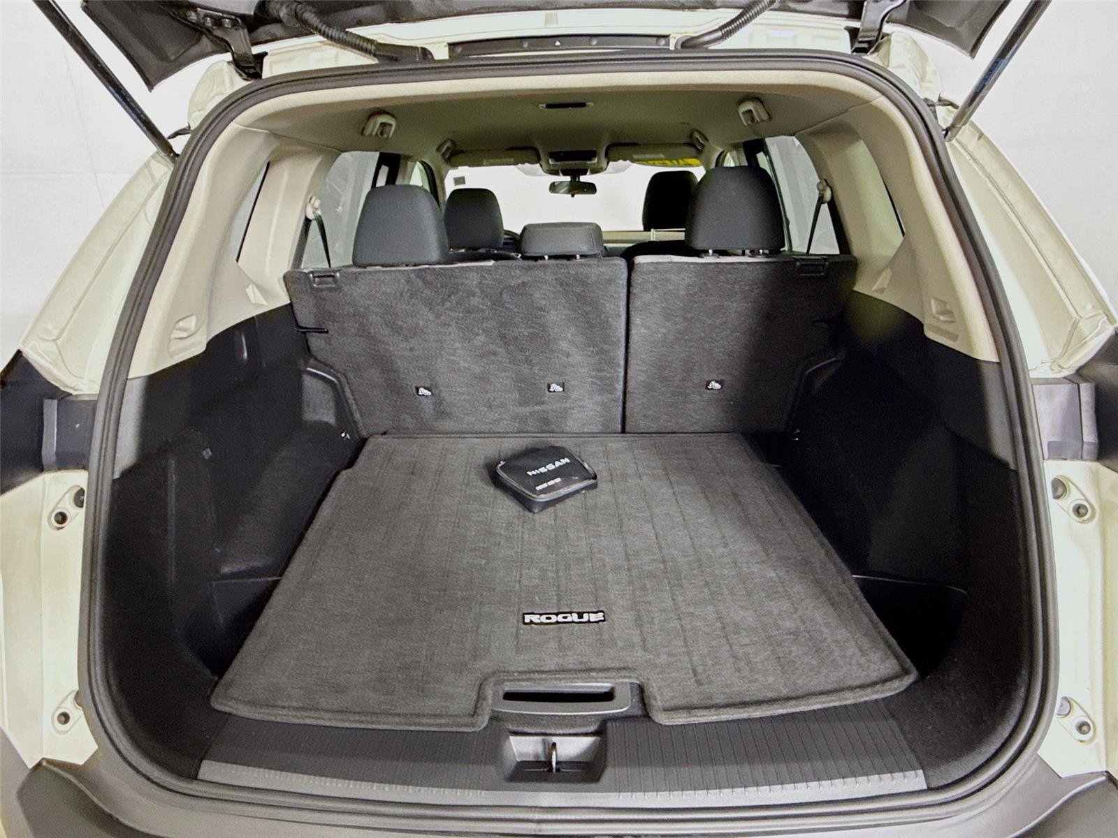 Used 2023 Nissan Rogue SV image 25