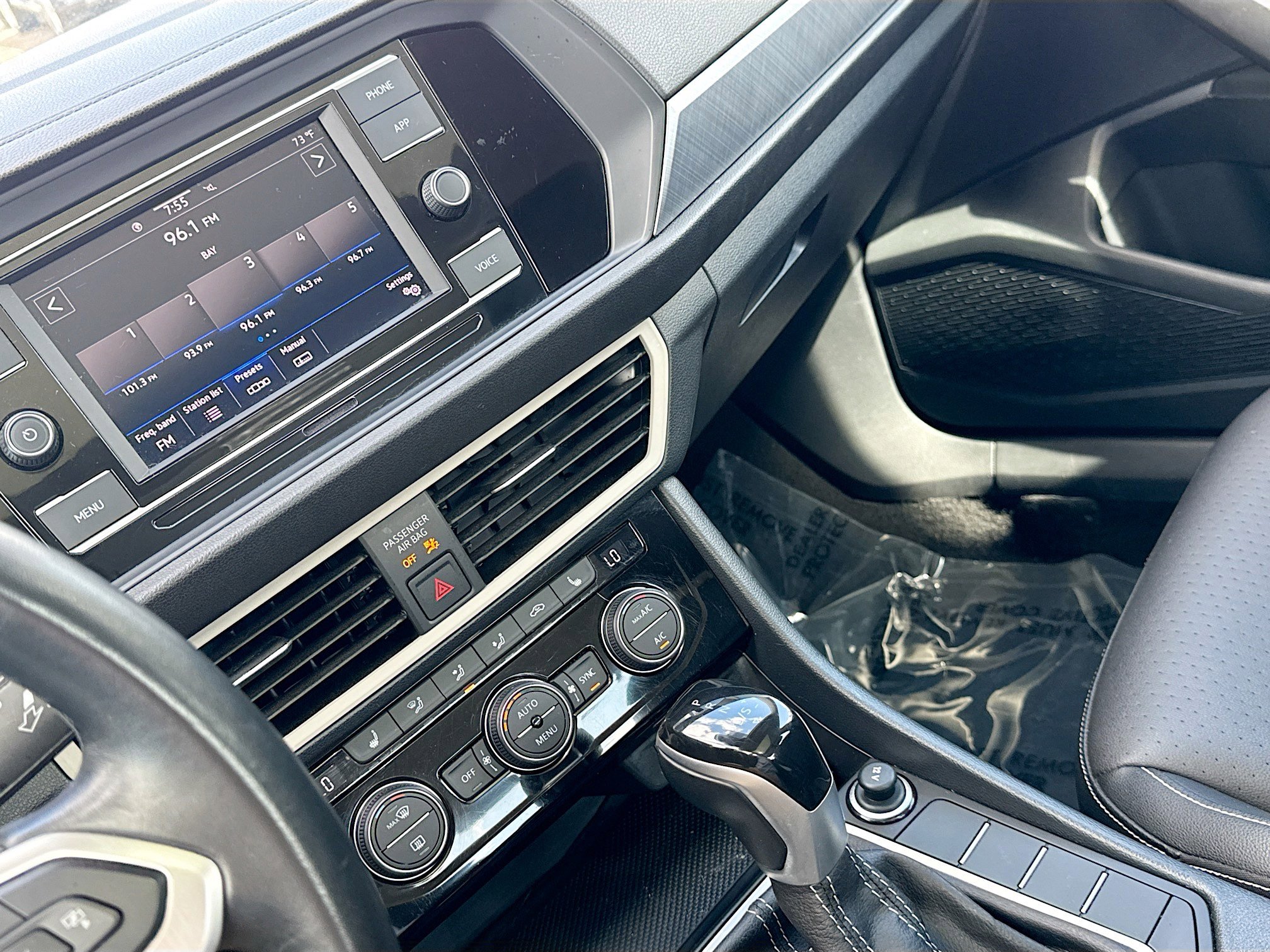 Used 2024 Volkswagen Jetta SE image 26