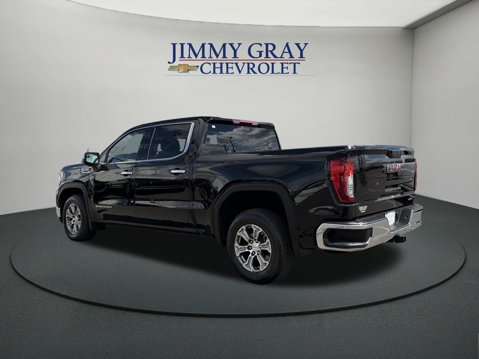 Used 2025 GMC Sierra 1500 SLT RWD image 3