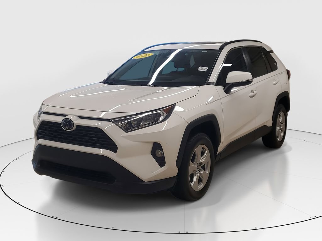 Used 2020 Toyota RAV4 XLE w/ Convenience Package image 3