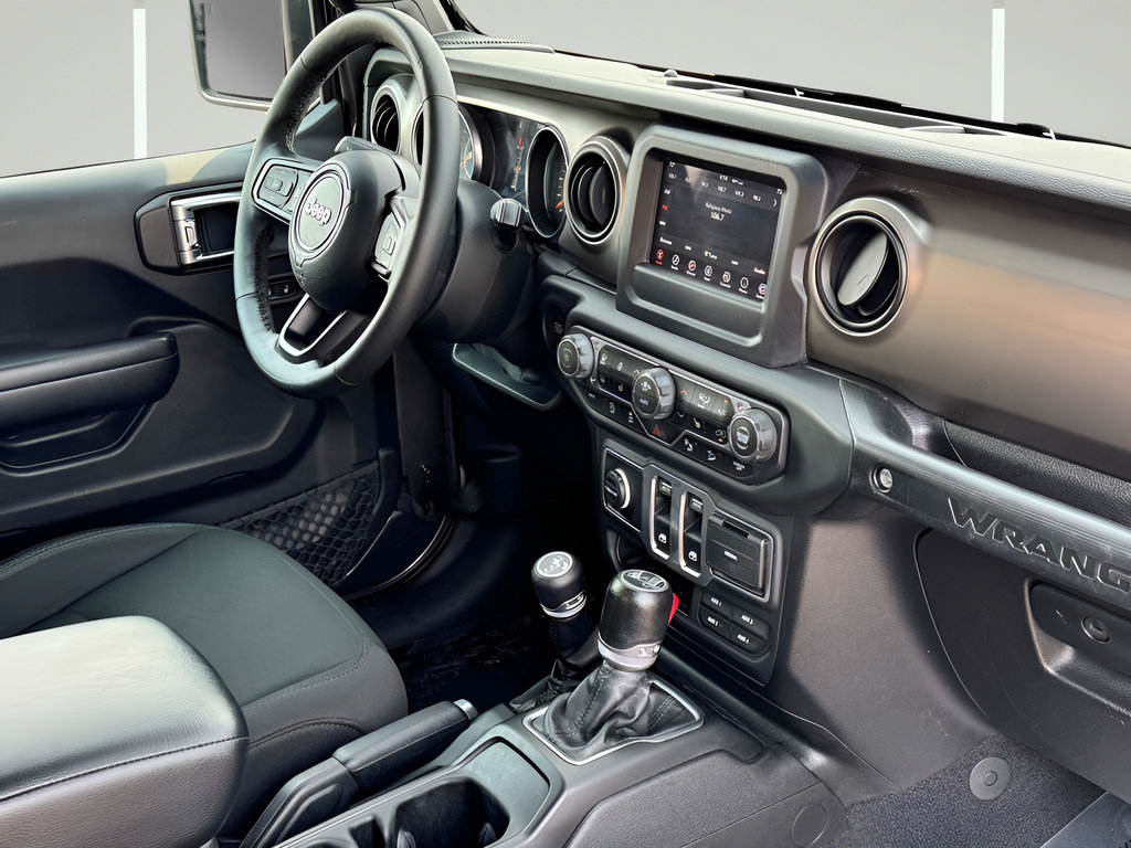 Used 2018 Jeep Wrangler Sport AWD/4WD image 12