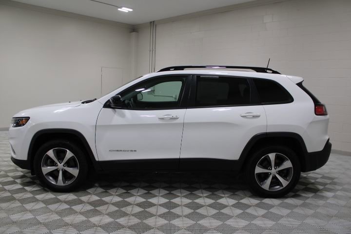 Used 2022 Jeep Cherokee Limited image 9