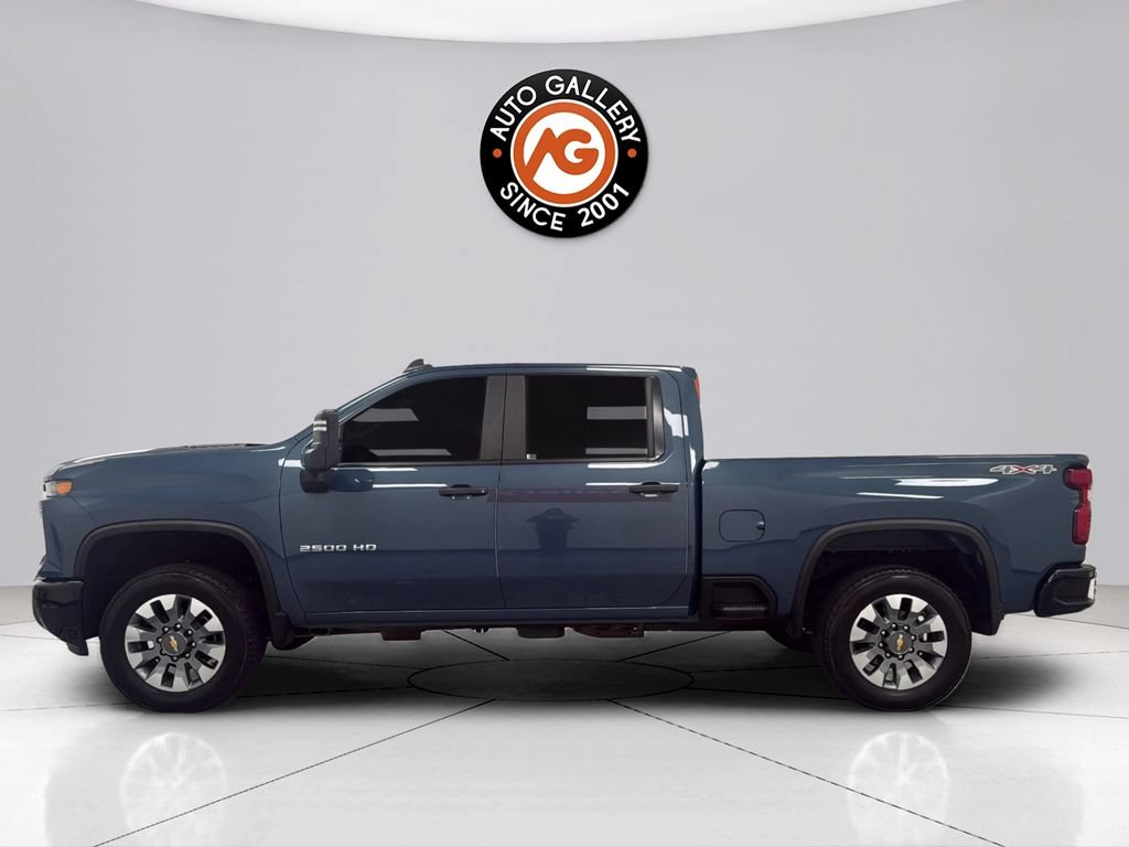 Used 2025 Chevrolet Silverado 2500 Custom w/ Custom Value Package AWD/4WD image 4