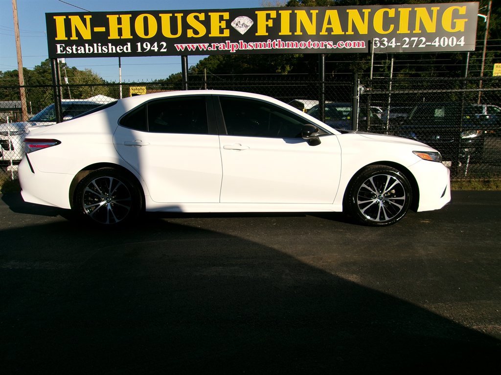 Used 2020 Toyota Camry SE image 7