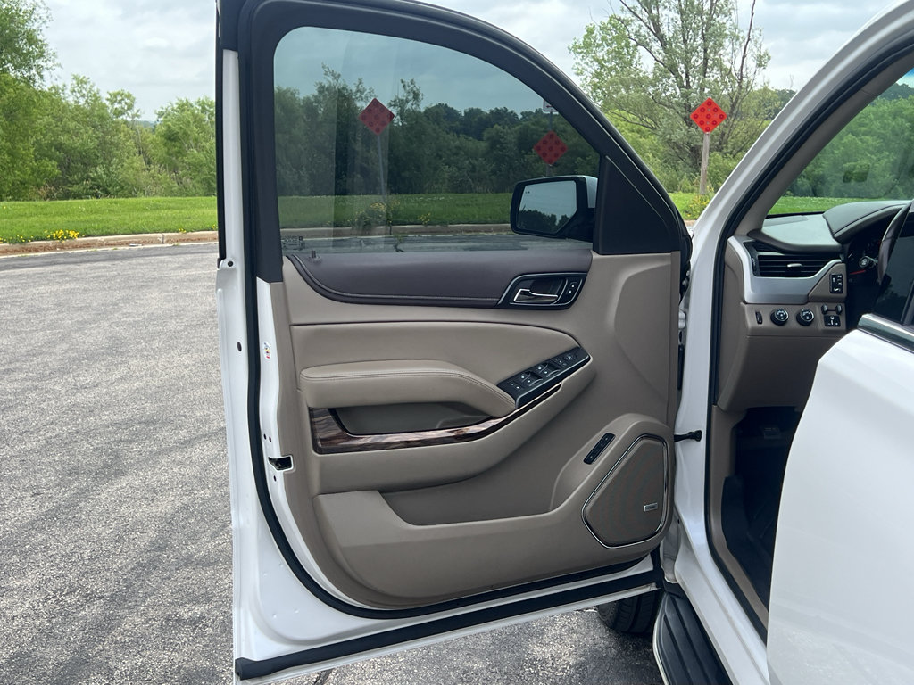 Used 2019 GMC Yukon SLT w/ Premium Edition AWD/4WD image 10