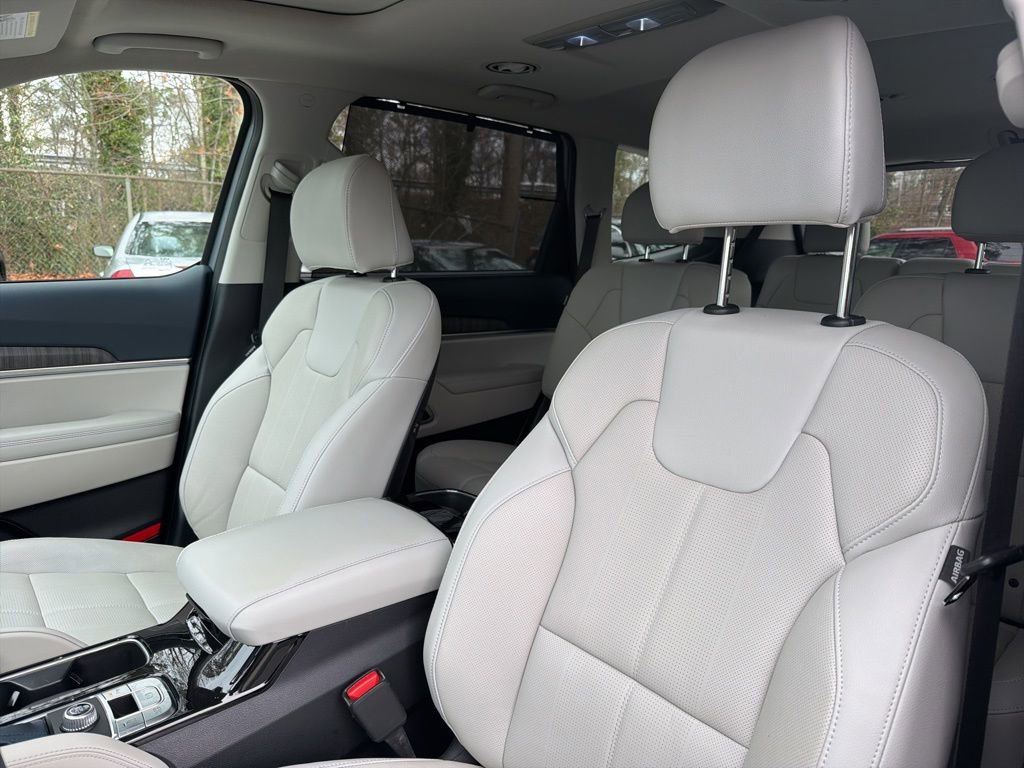 Used 2024 Kia Telluride EX w/ EX Captain's Chair Package image 22