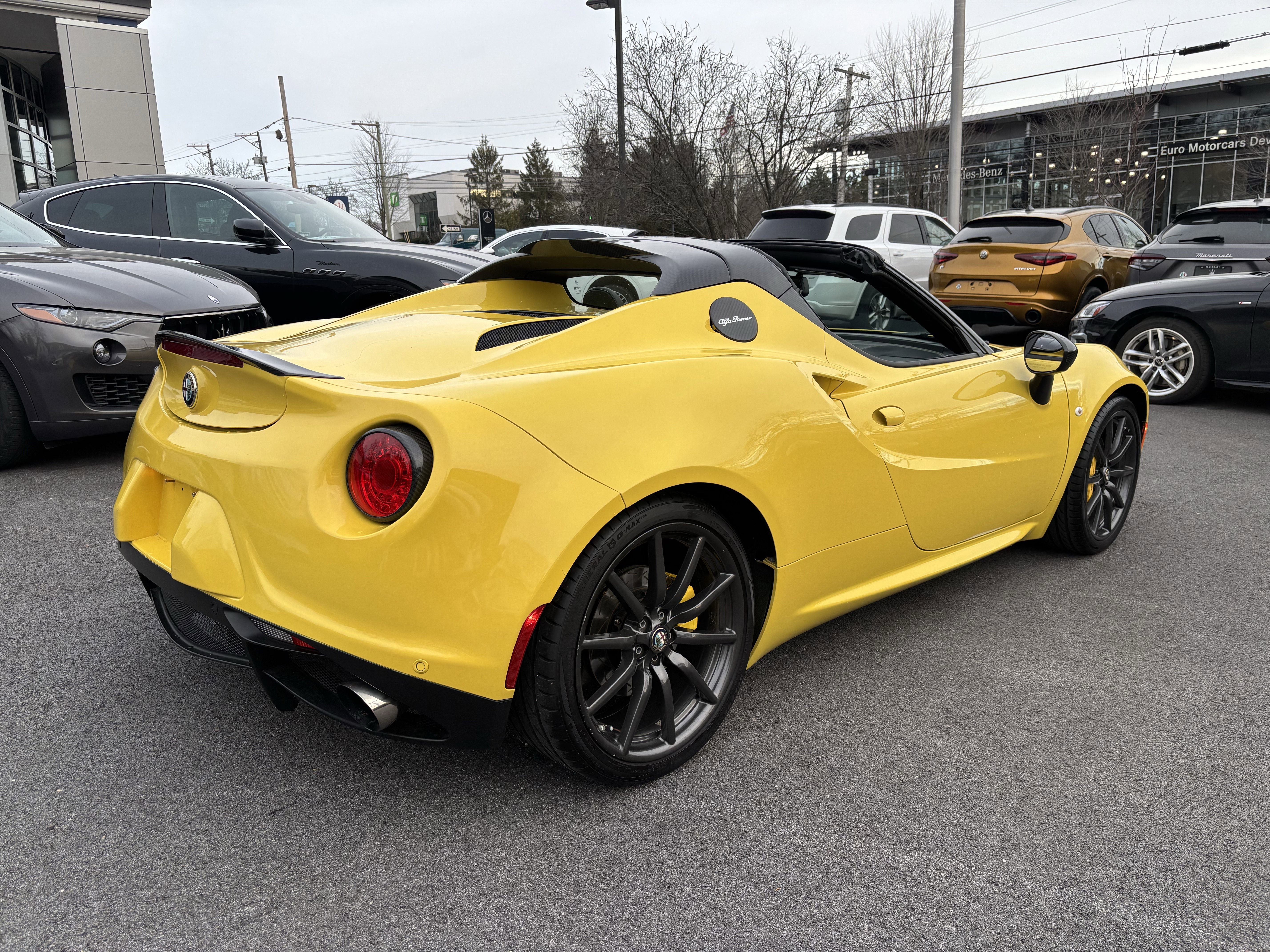 Used 2016 Alfa Romeo 4C Spider RWD image 5