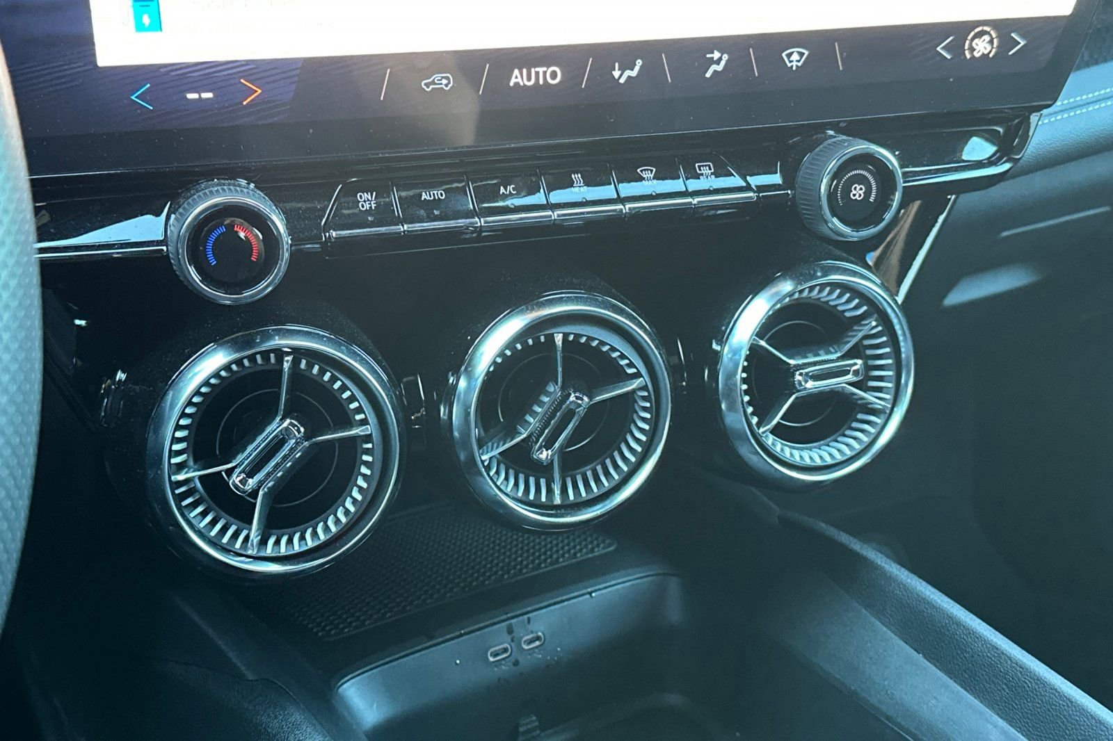 Used 2026 Chevrolet Blazer EV LT image 28