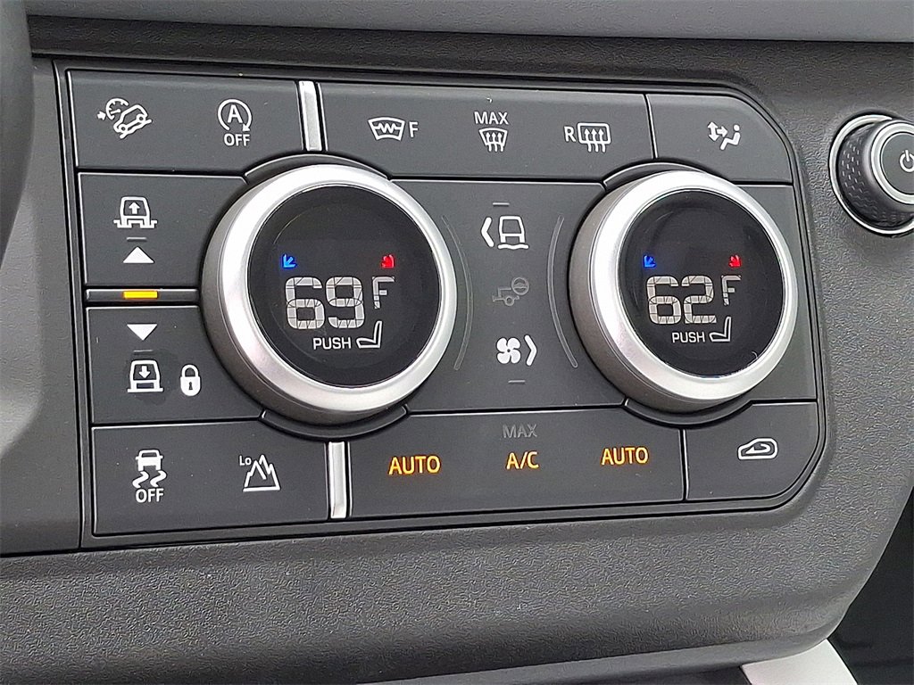 New 2025 Land Rover Defender 110 S image 13
