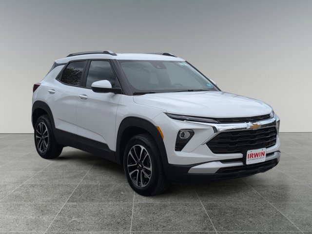 Used 2025 Chevrolet TrailBlazer LT w/ LT Cold Weather Package AWD/4WD image 7