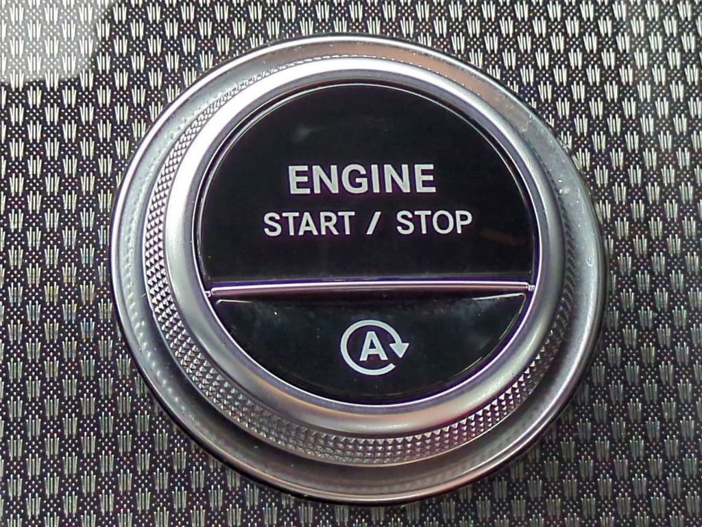 Used 2024 Mercedes-Benz GLC 43 AMG 4MATIC image 29