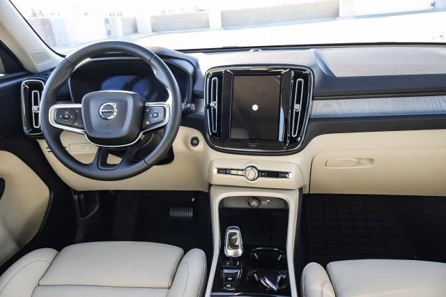 Used 2026 Volvo XC40 B5 Plus w/ Protection Package Premier AWD/4WD image 15