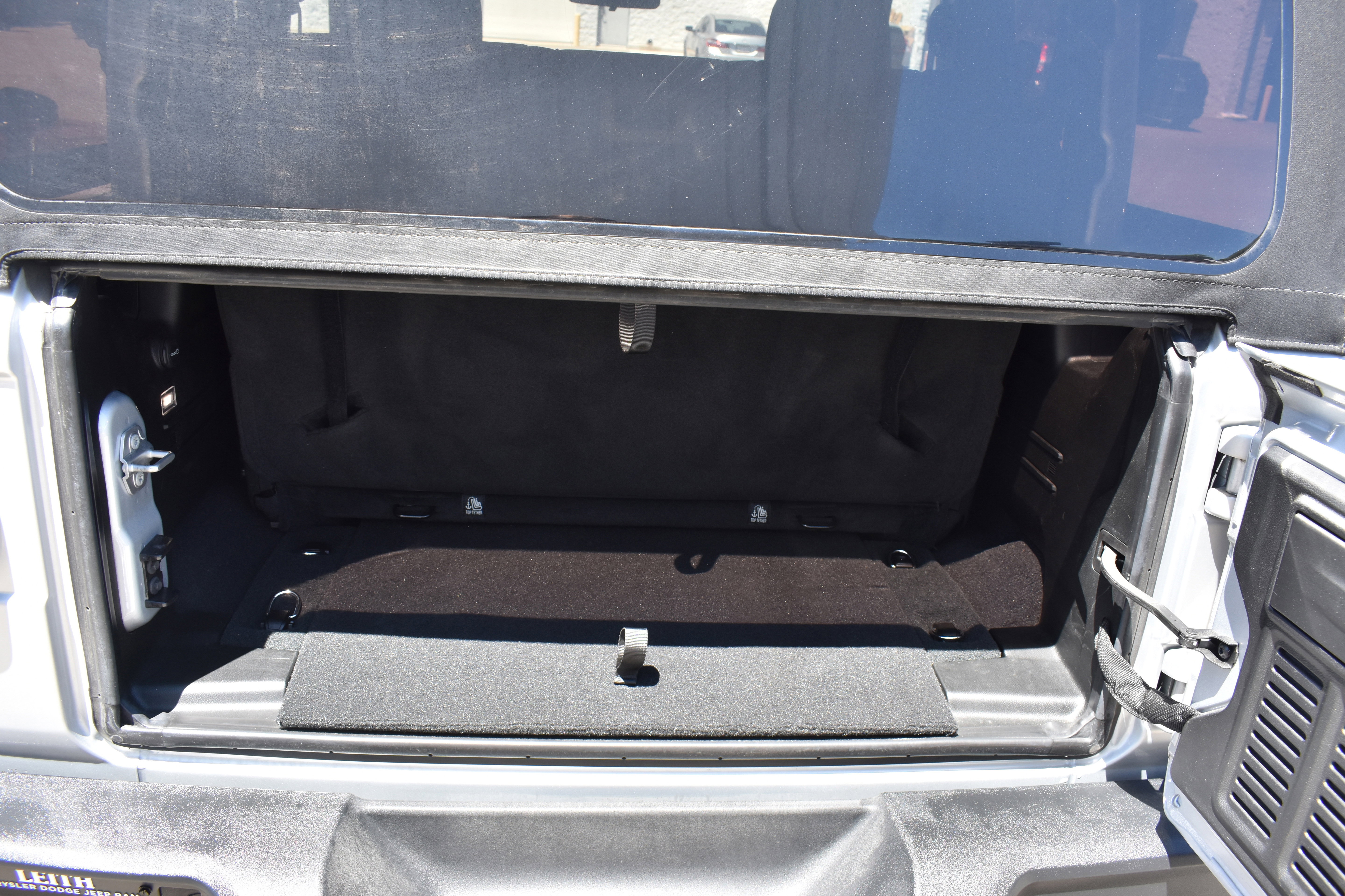 Used 2023 Jeep Wrangler Sport AWD/4WD image 32