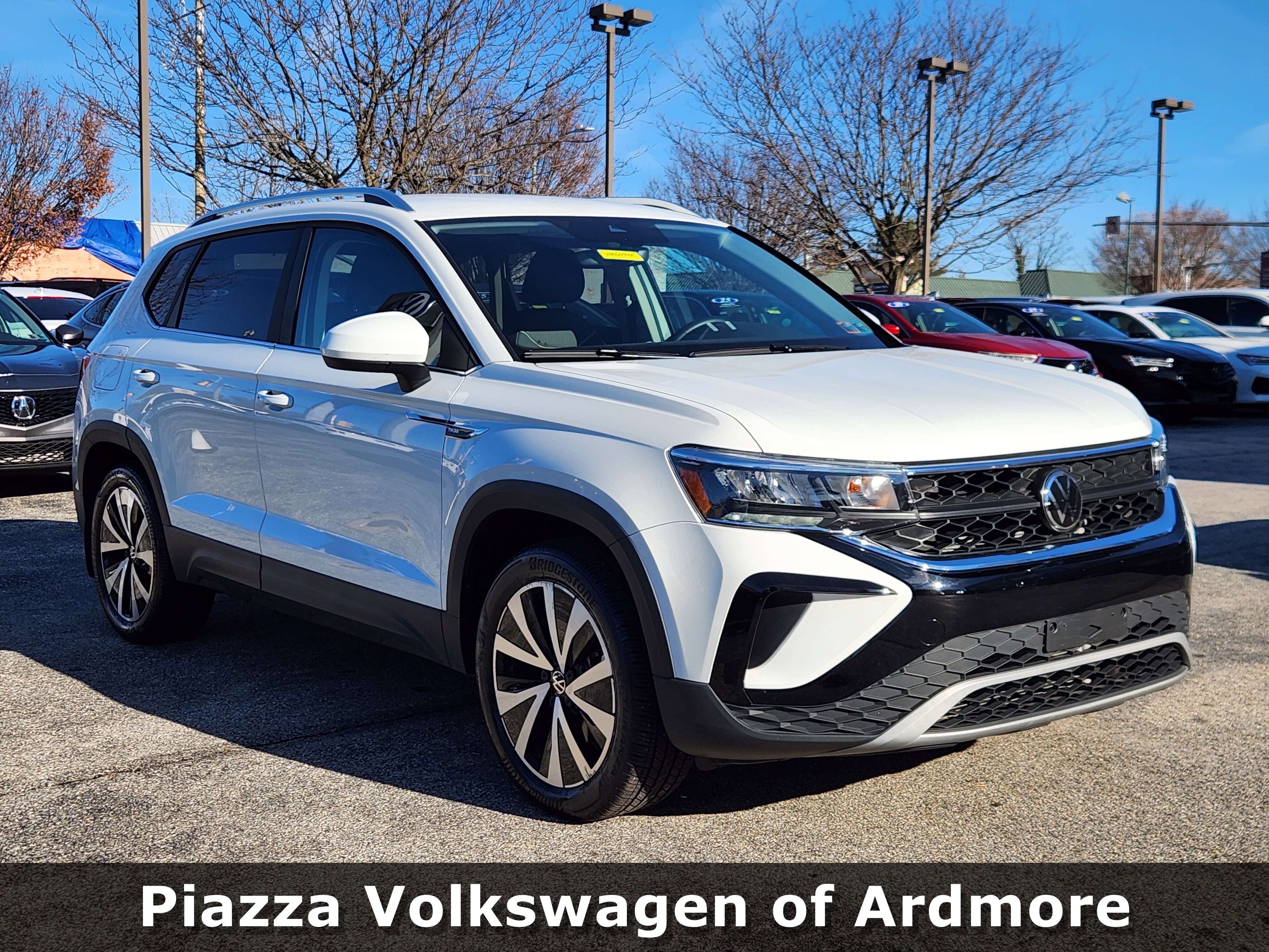 Certified 2023 Volkswagen Taos SE image 1