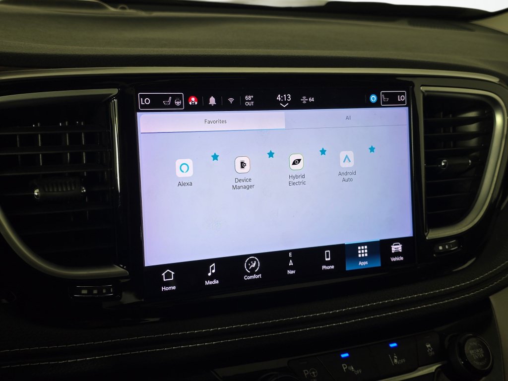 Used 2022 Chrysler Pacifica Limited w/ Uconnect Theater Family Group FWD image 24