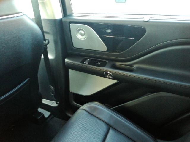 Used 2020 Lincoln Aviator Grand Touring w/ Equipment Group 301A AWD/4WD image 38