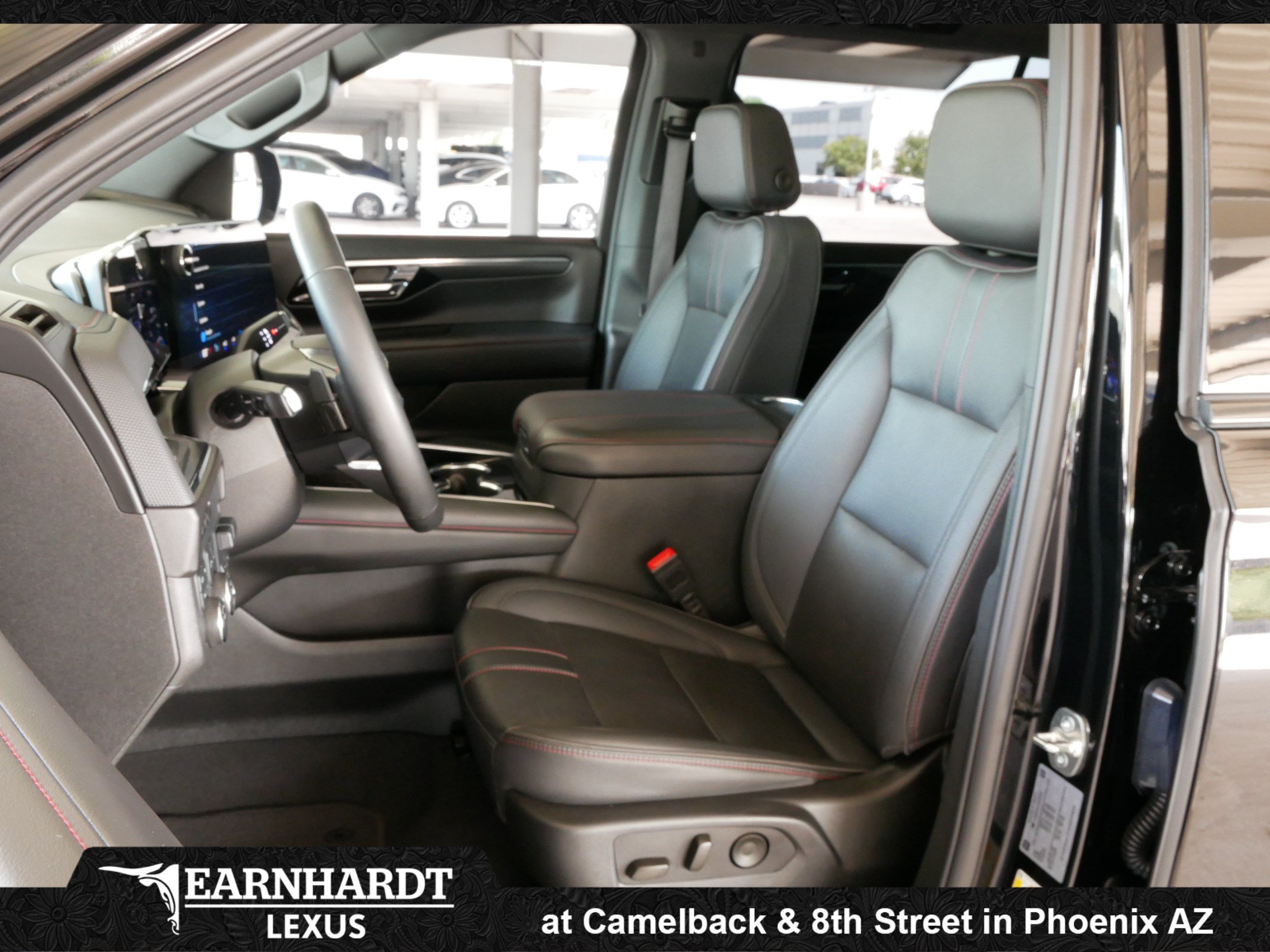 Used 2025 Chevrolet Suburban RST w/ Sun And Tow Package AWD/4WD image 2
