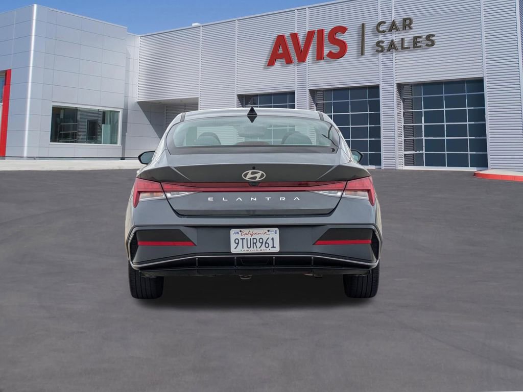 Used 2025 Hyundai Elantra SEL FWD image 7