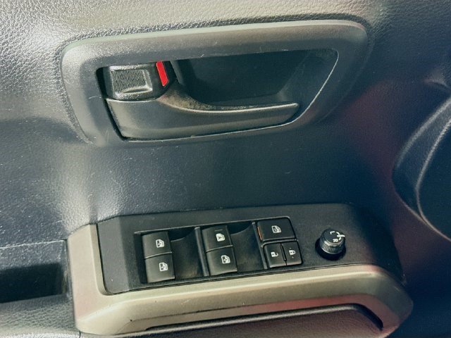 Used 2019 Toyota Tacoma SR5 RWD image 22