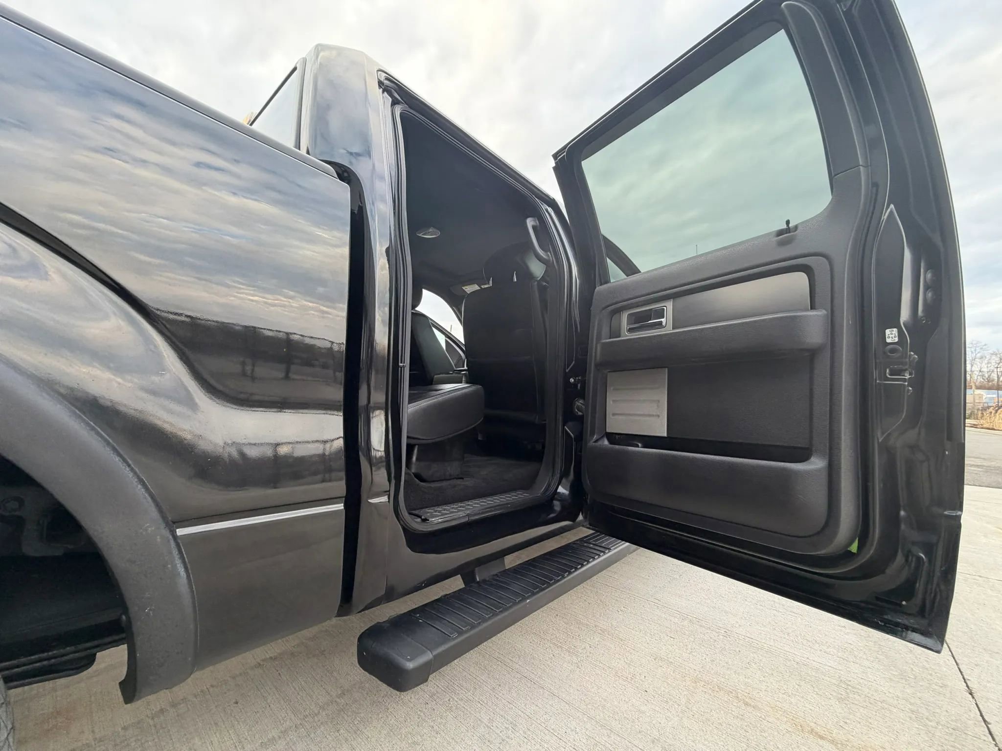 Used 2014 Ford F150 FX4 w/ Equipment Group 402A Luxury AWD/4WD image 25